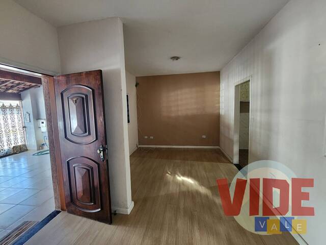 Casa para Venda em São José dos Campos - 4