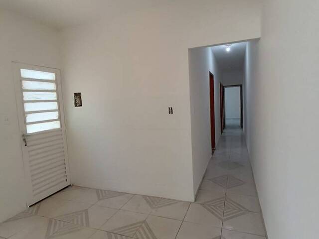 Casa para Venda em São José dos Campos - 4