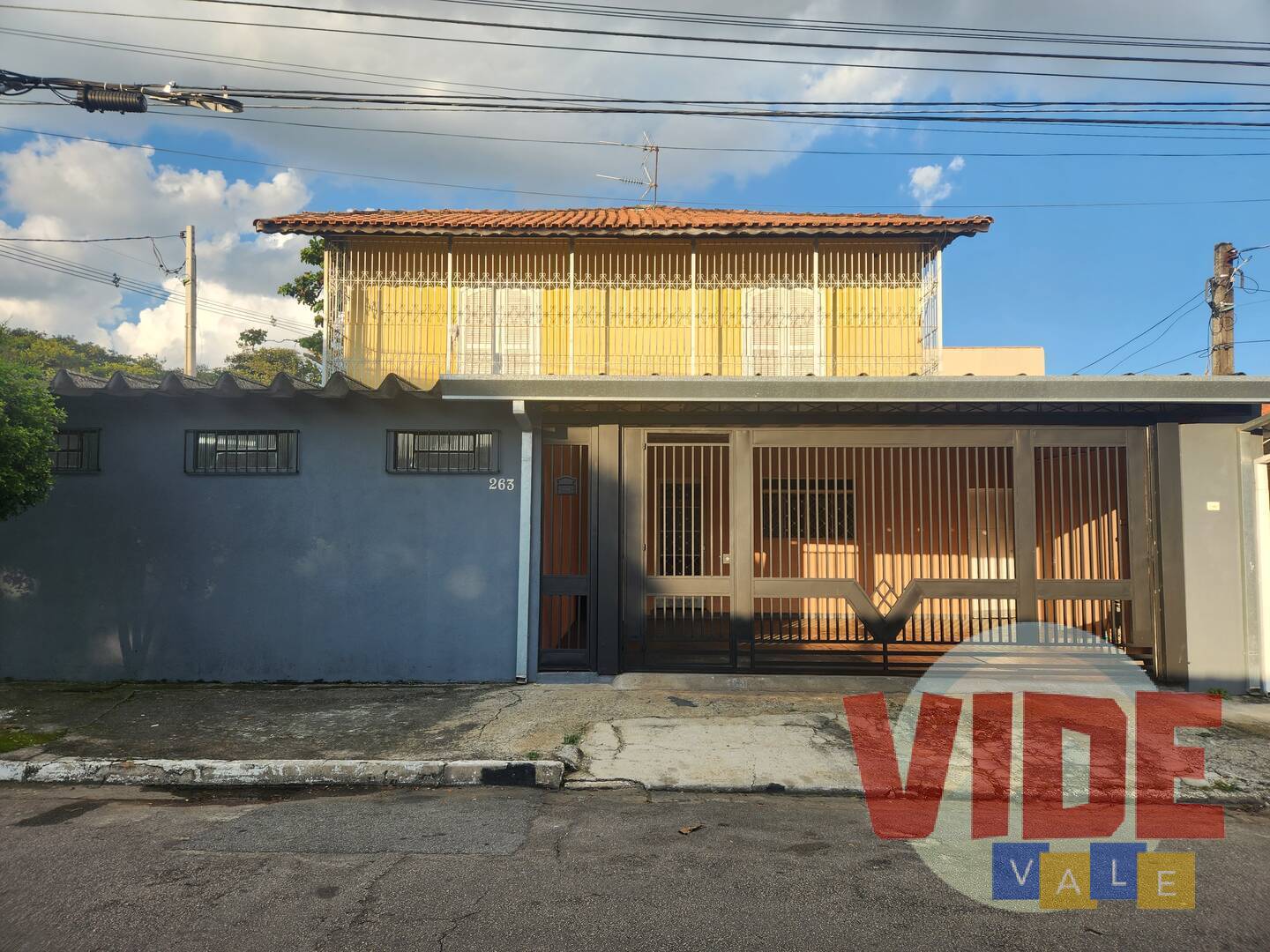 Sobrado para alugar com 4 quartos, 200m² - Foto 1