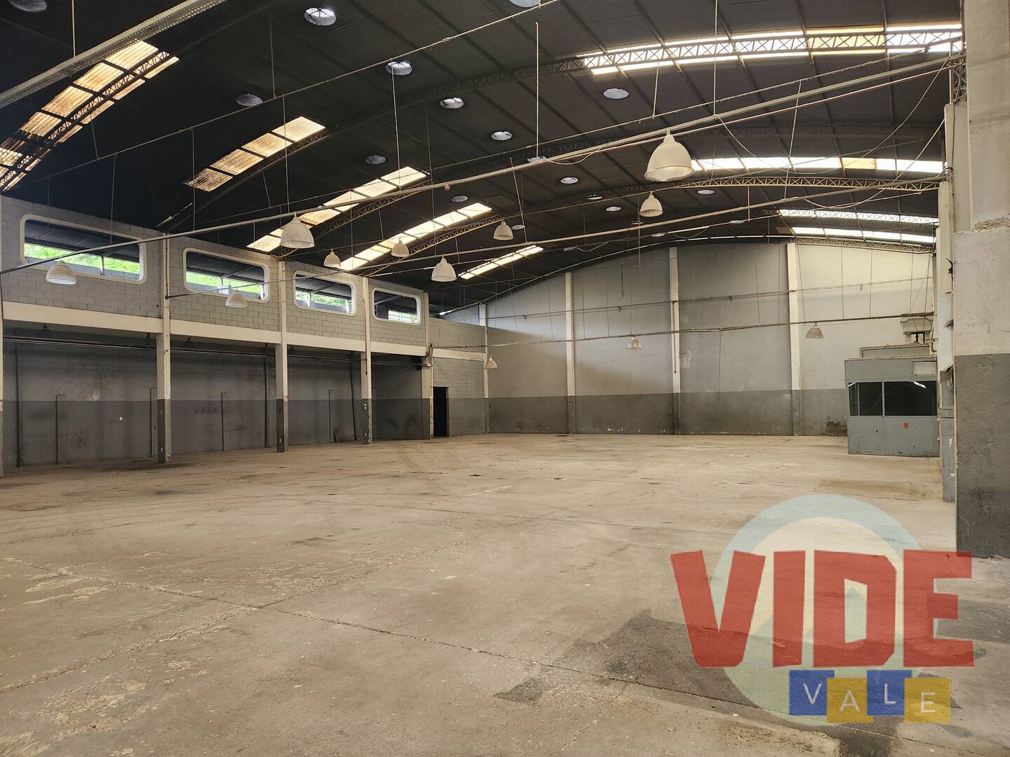 Depósito-Galpão-Armazém à venda, 1742m² - Foto 4