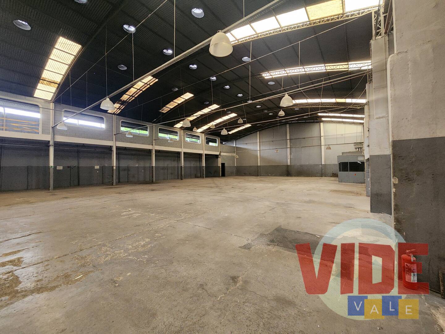 Depósito-Galpão-Armazém à venda, 1742m² - Foto 5