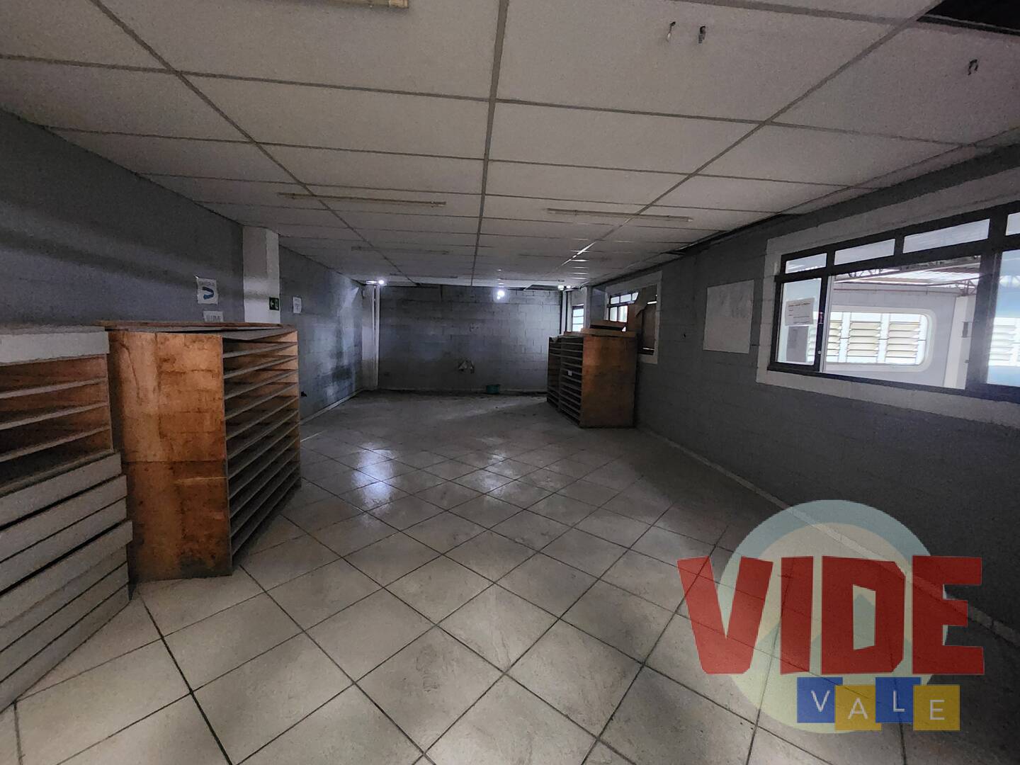 Depósito-Galpão-Armazém à venda, 1742m² - Foto 9
