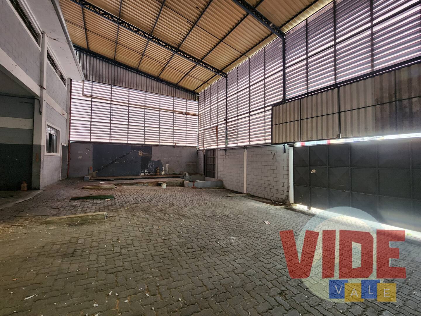 Depósito-Galpão-Armazém à venda, 1742m² - Foto 30